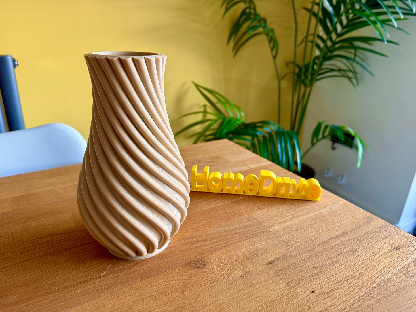 Modern Twisted Rib Vase – 3D Printed PETG Decorative Vase | Semi Gloss Finish | Home Decor