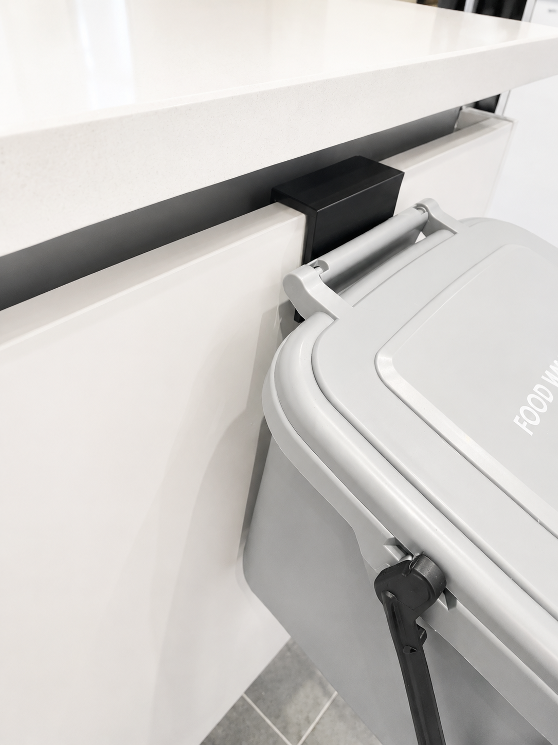 HomeDrive Cupboard Mounted Kitchen Caddy Clip for 7L Food Waste Bin