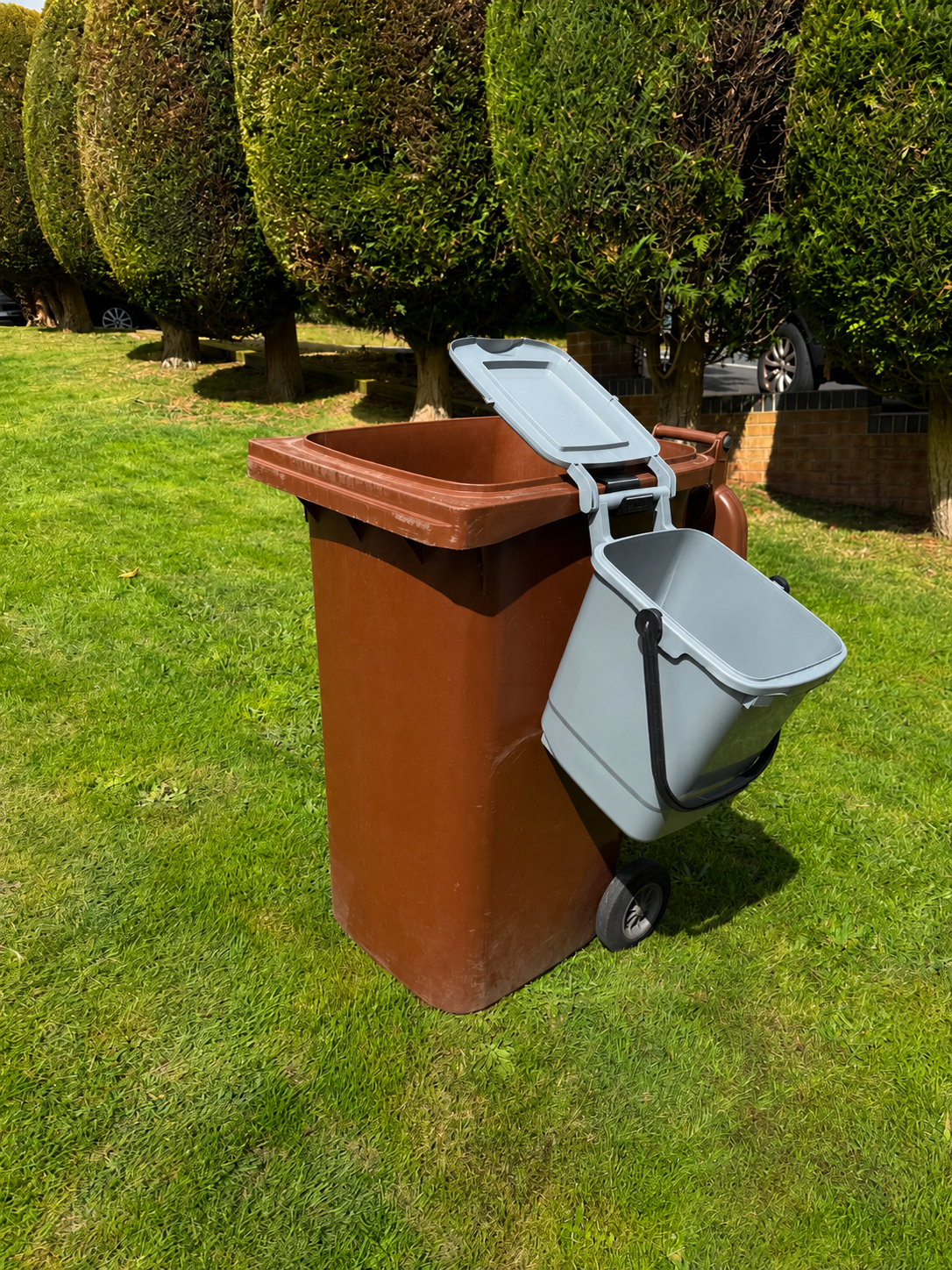 HomeDrive Side Mounted Food Waist Bin Clip