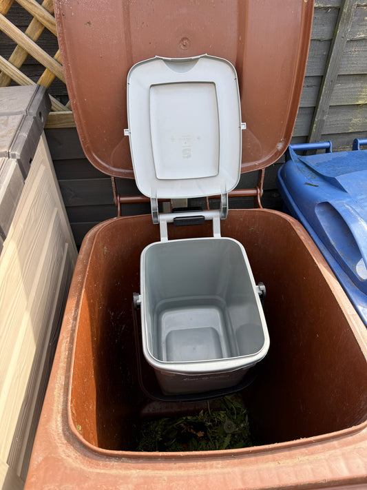 Food Waste Bin Holder – HomeDrive Secure Clip for Wheelie Bins (PETG Heavy Duty)