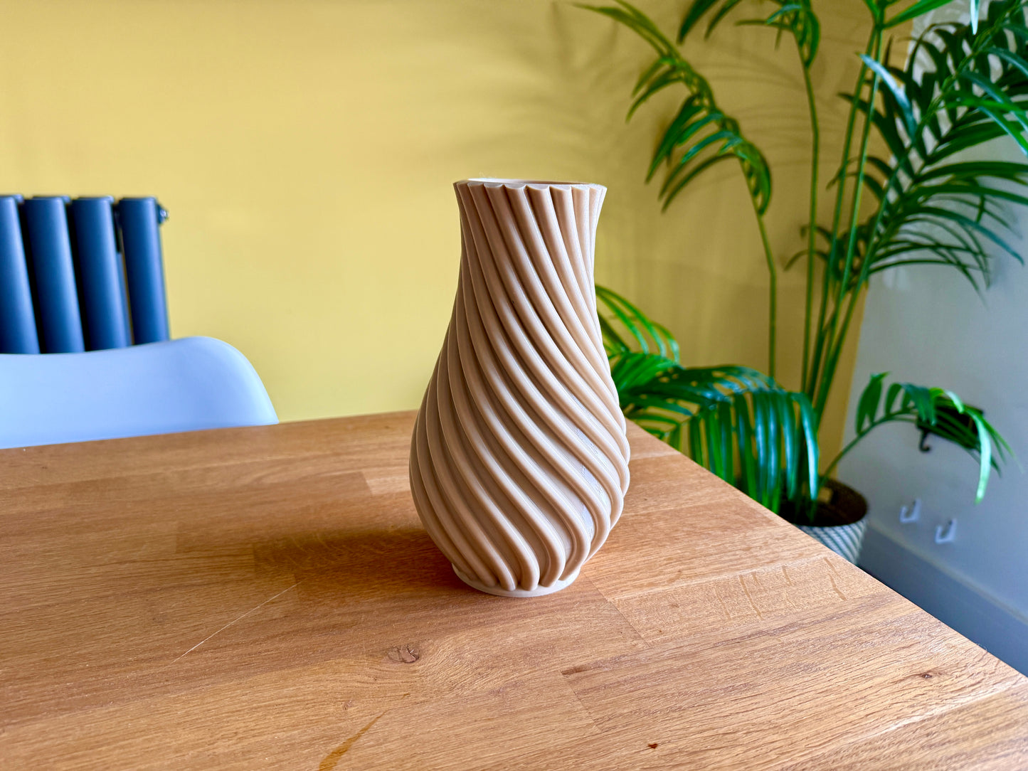 Modern Twisted Rib Vase – 3D Printed PETG Decorative Vase | Semi Gloss Finish | Home Decor